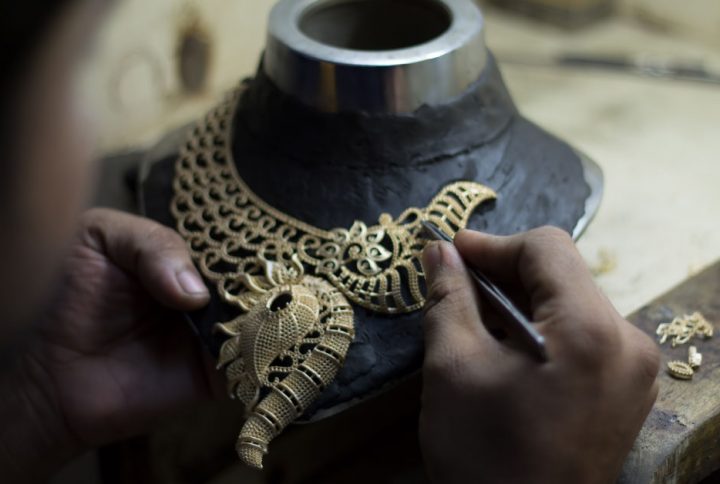 What is Antique Jewellery? How it’s made?